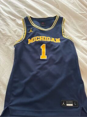Michigan wolverines fans, go blue .basketball jersey and fitted crew neck shirt.